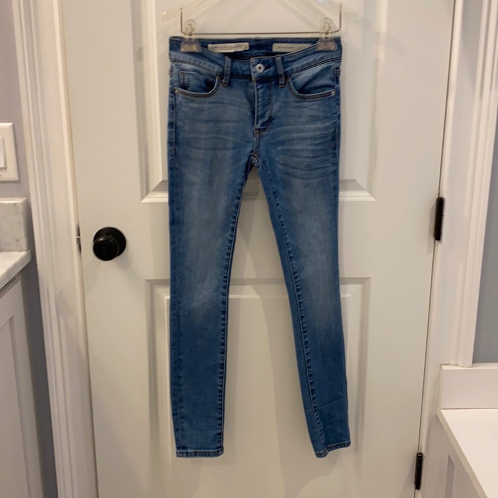 Pilcro Mid-Rise Skinny 24 fits like 23